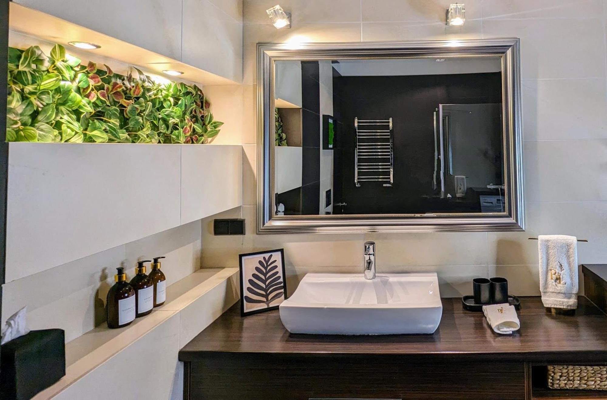 Bella Luna Luxury Suites - Chic Residence In Historic Square Varsóvia Exterior foto